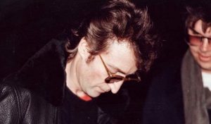 John-Lennon-with-his-killer-Mark-David-Chapman.