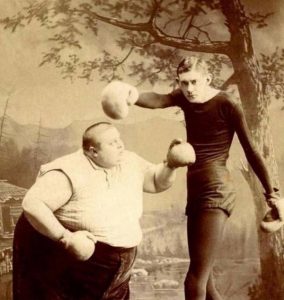 Sideshow-boxers.-600x633