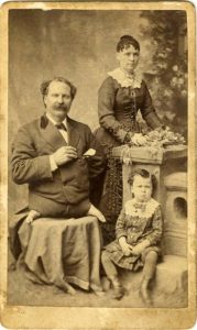 The-Legless-Acrobat-with-his-family.-596x1000
