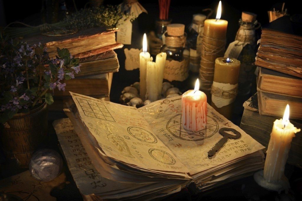 Satanismus Buch