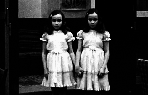 Creepy-Twins -9-gruselige-Zwillingspaare---deren-Verbindung-unerklaerlich-ist