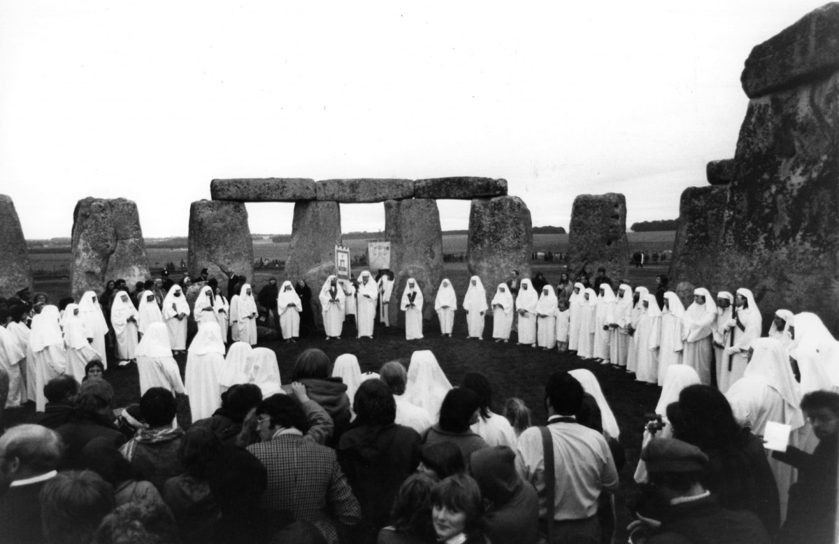 stonehenge-druids-bestattung-tote